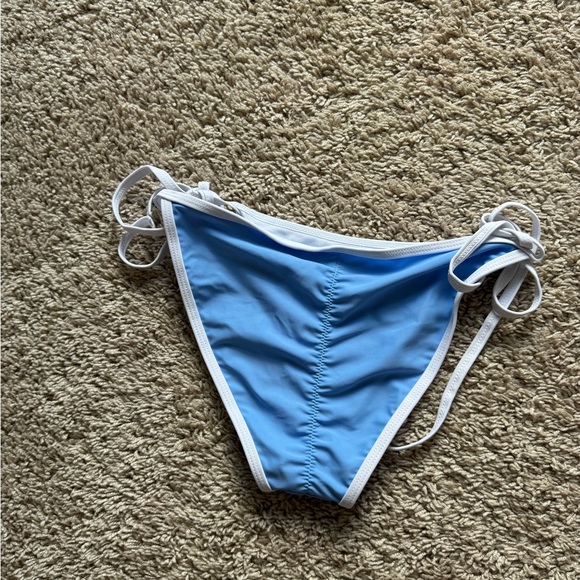 Suvimuga blue and White Bikini Set - Picture 3 of 7